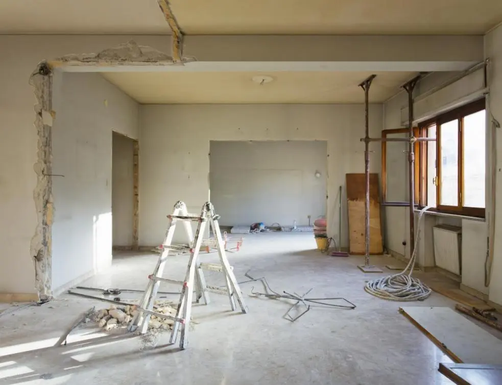 Rénovation Post-Sinistre : Guide Complet des Travaux de Remise en État
