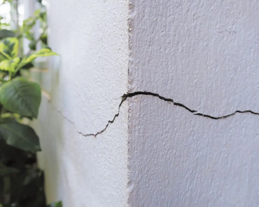 Comment réparer une maison après des sinistres sur un sol argileux ?